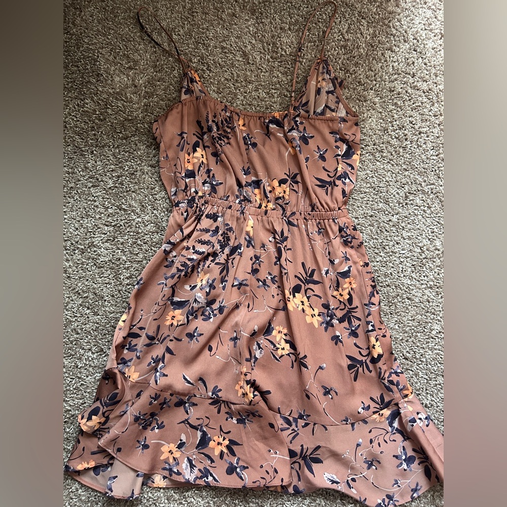 Express Dress - Picture 7 of 8